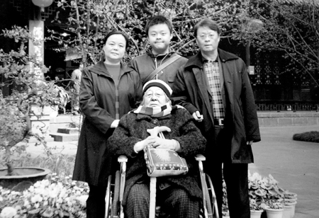 杜鹃婆婆 胡琳贞教授.jpg